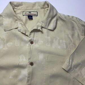 Tommy Bahama size medium relaxed shirt 100%